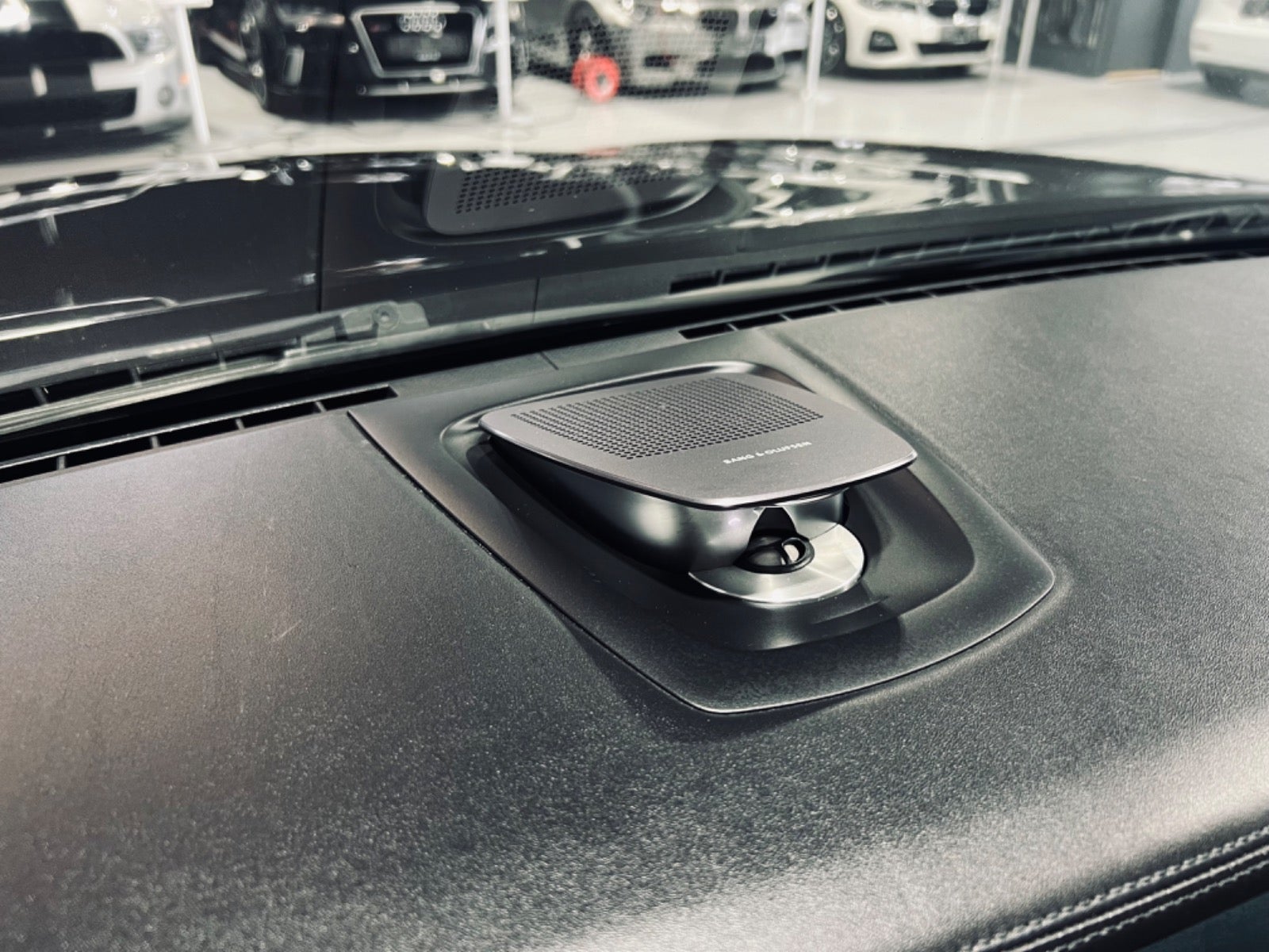 33056a07-2a70-40a1-a077-5521066508c4-1