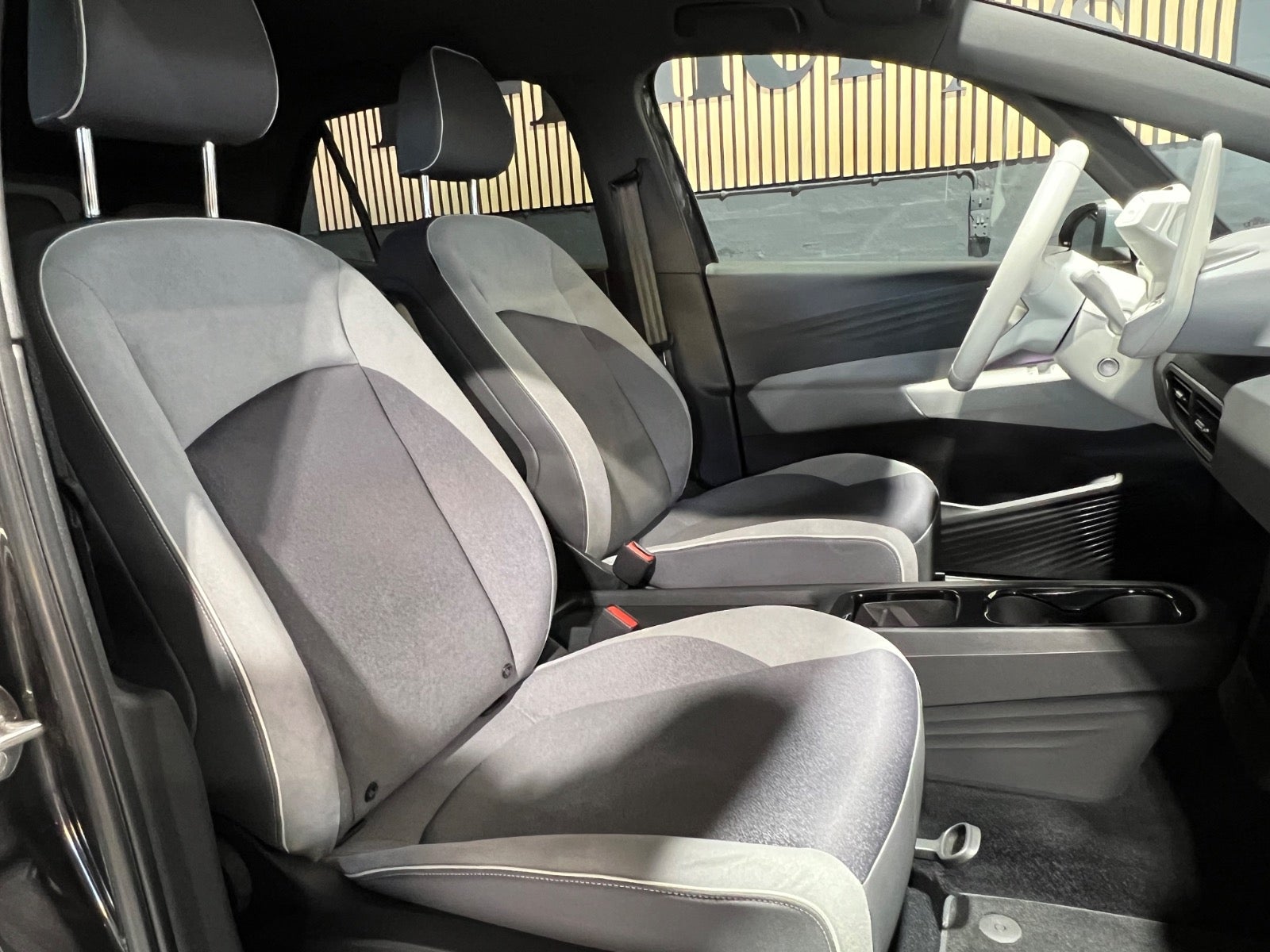 6aede7a4-e3b6-41db-b671-9df1b757aedd