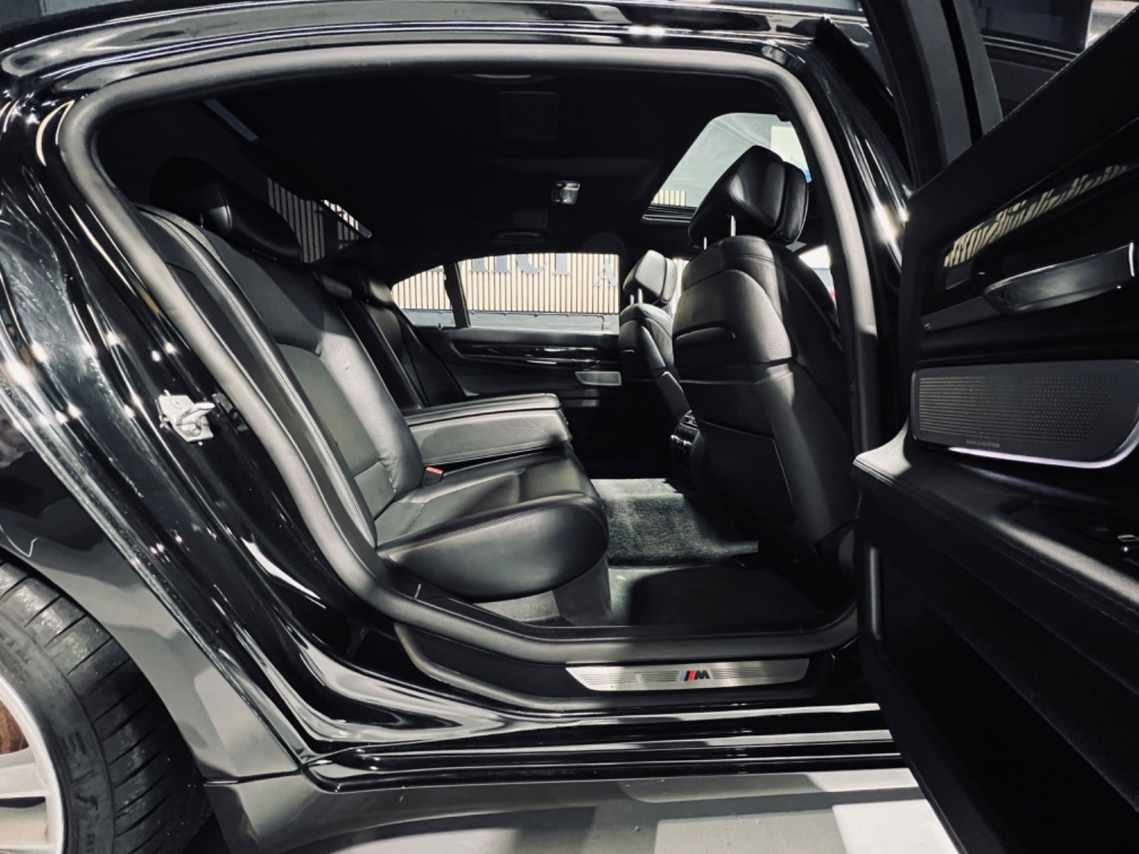 6dc816c1-0c38-4648-81db-82acdf9da64d-1