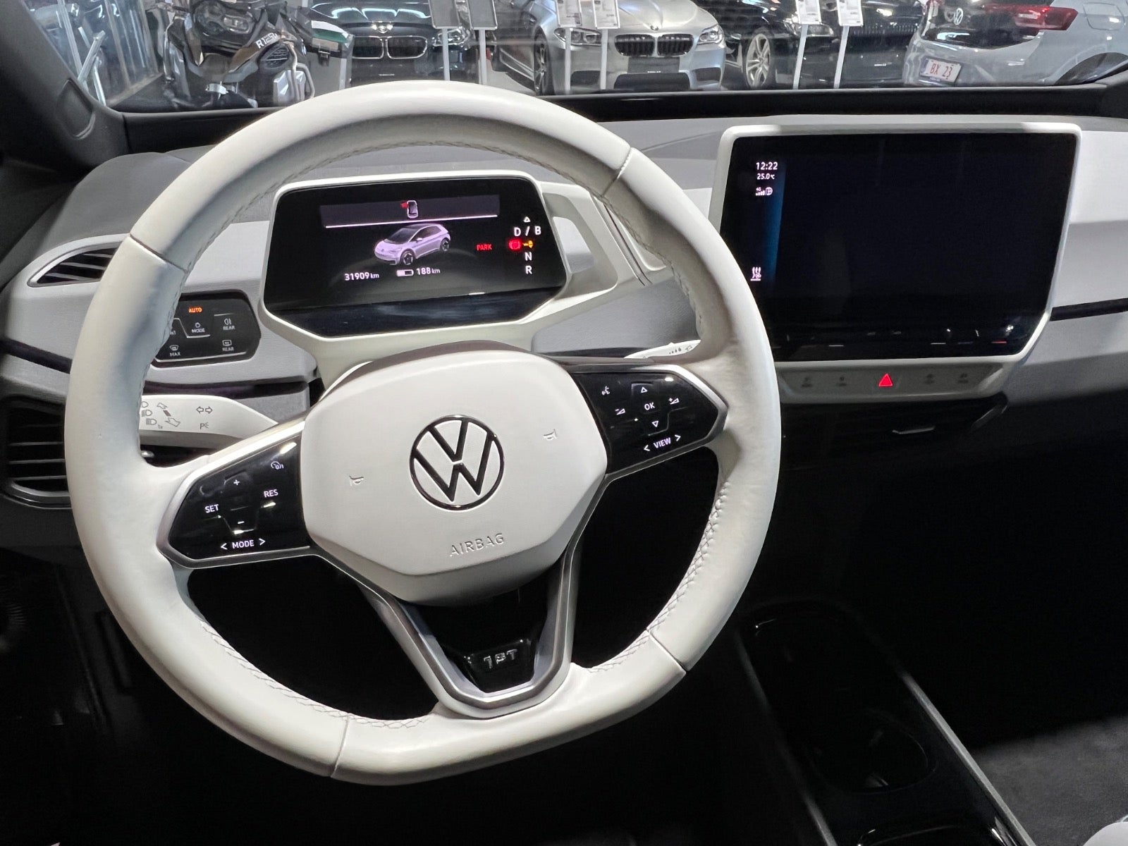 738bad8e-5278-4c83-a09a-c1fbc1e6f18e